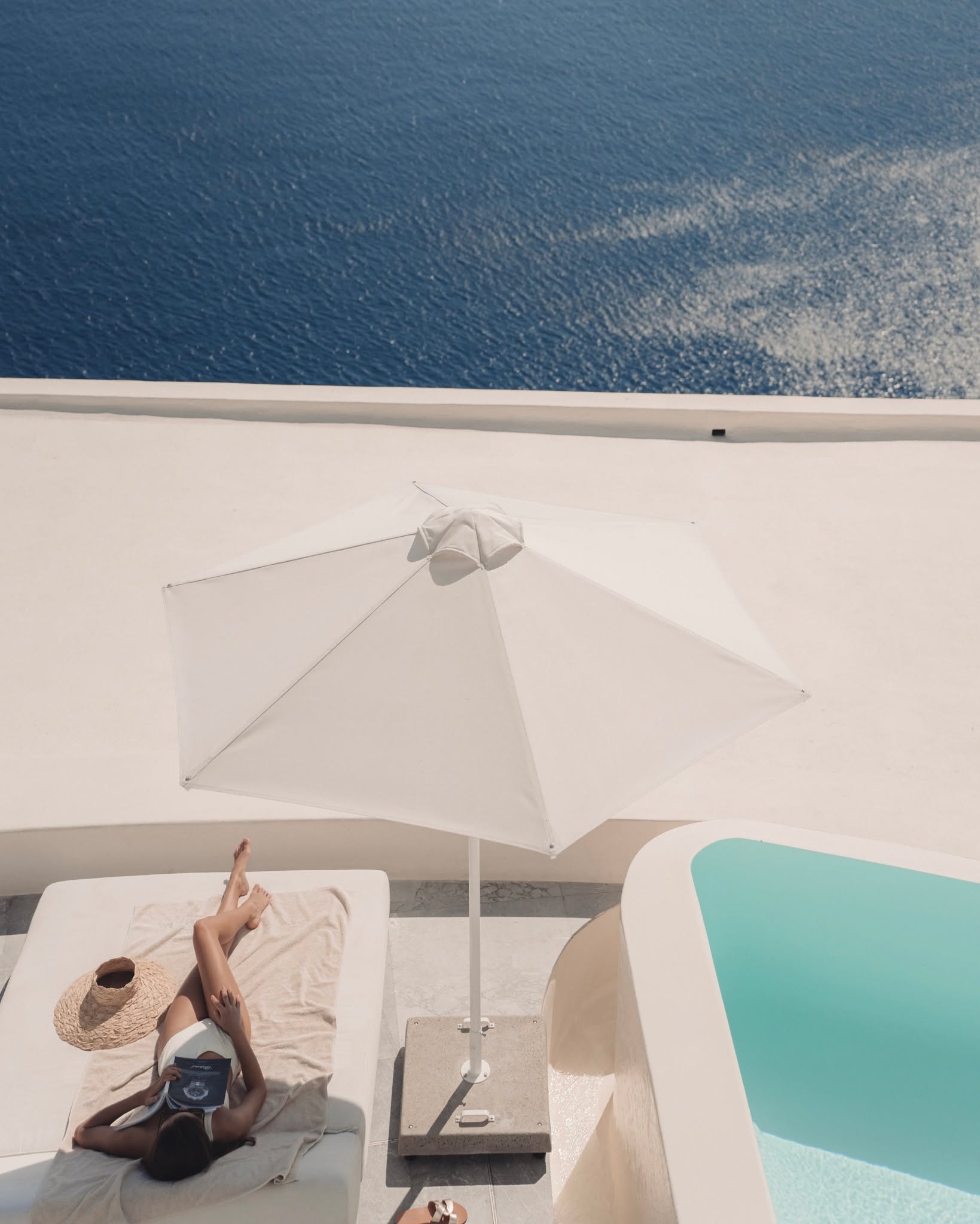 Private arrivals set the tone for peaceful mornings. 🤍

#FlyCycladic #CloserThanEver #Greekislands #summeringreece