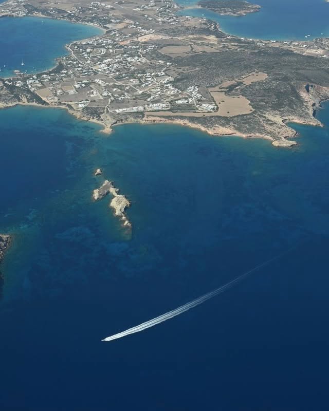 New journeys ahead. 🗾
Rediscover places from a new perspective — with private flights that take you beyond the expected.

#FlyCycladic #CloserThanEver #GreeceFromAbove #PrivateFlights